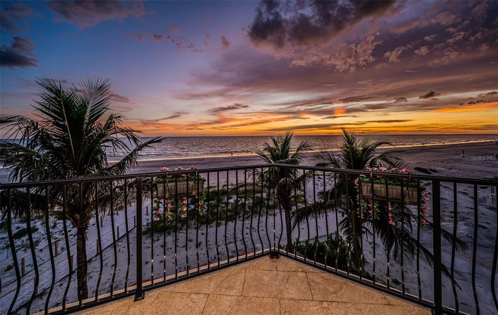 待售: $7,995,000 (5 贝兹, 5 浴室, 4356 平方英尺)