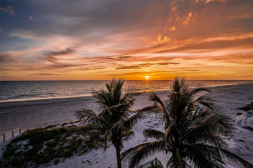 待售: $7,995,000 (5 贝兹, 5 浴室, 4356 平方英尺)