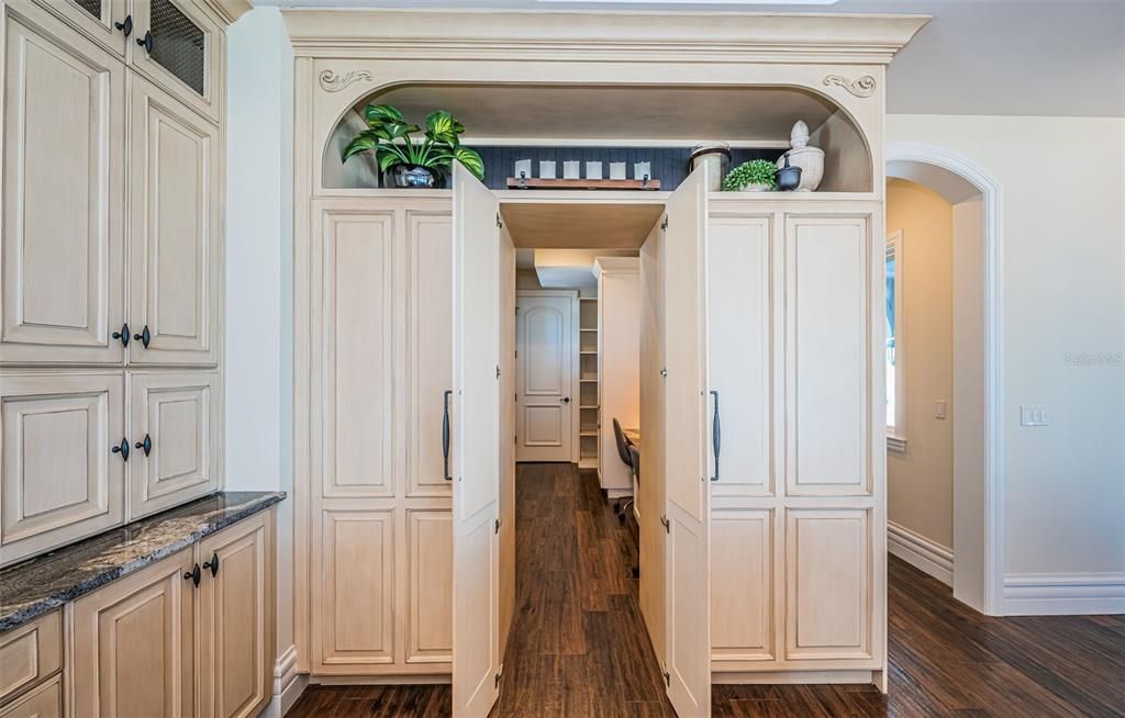 待售: $7,995,000 (5 贝兹, 5 浴室, 4356 平方英尺)