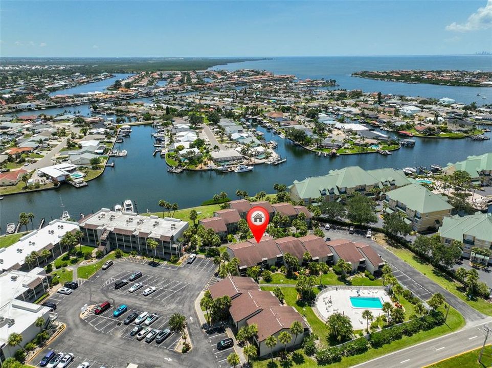 For Sale: $212,000 (2 beds, 2 baths, 1296 Square Feet)