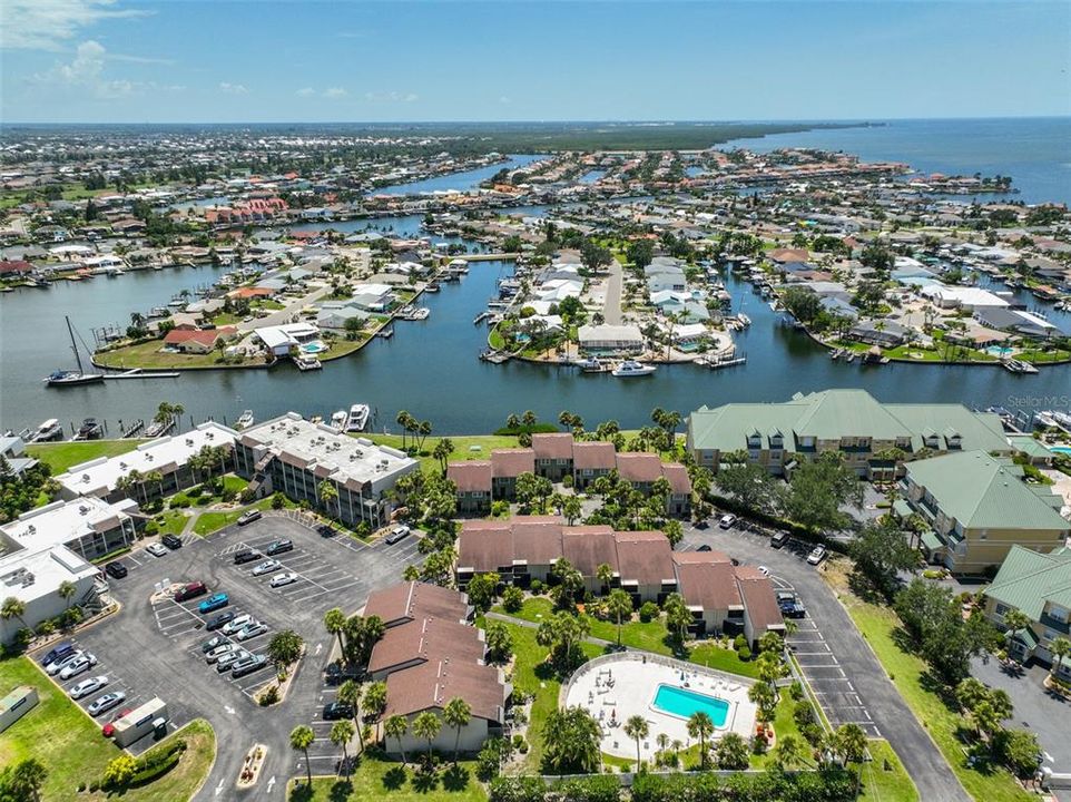 For Sale: $212,000 (2 beds, 2 baths, 1296 Square Feet)