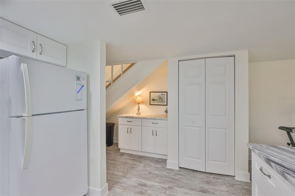 For Sale: $212,000 (2 beds, 2 baths, 1296 Square Feet)