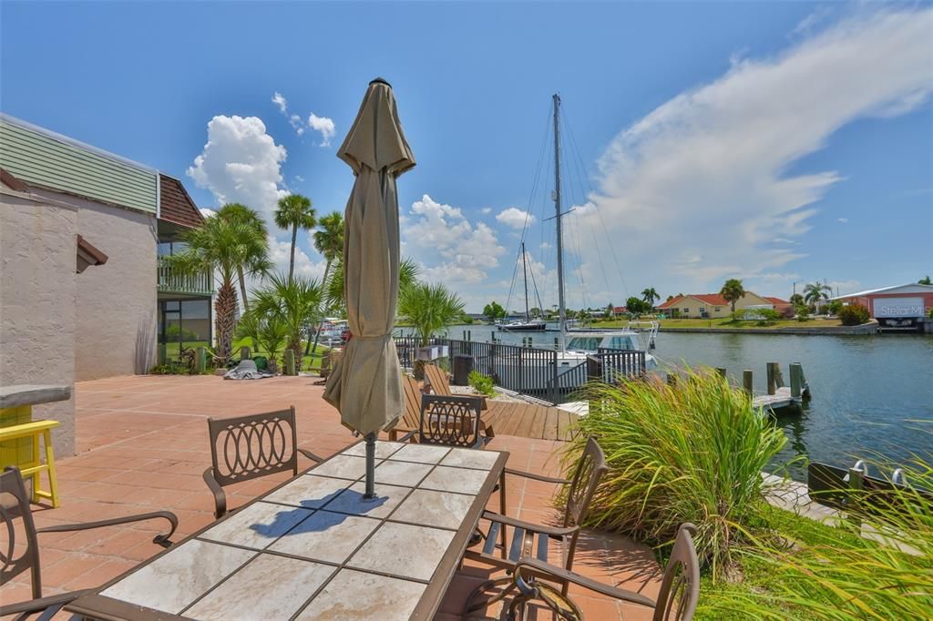 For Sale: $212,000 (2 beds, 2 baths, 1296 Square Feet)