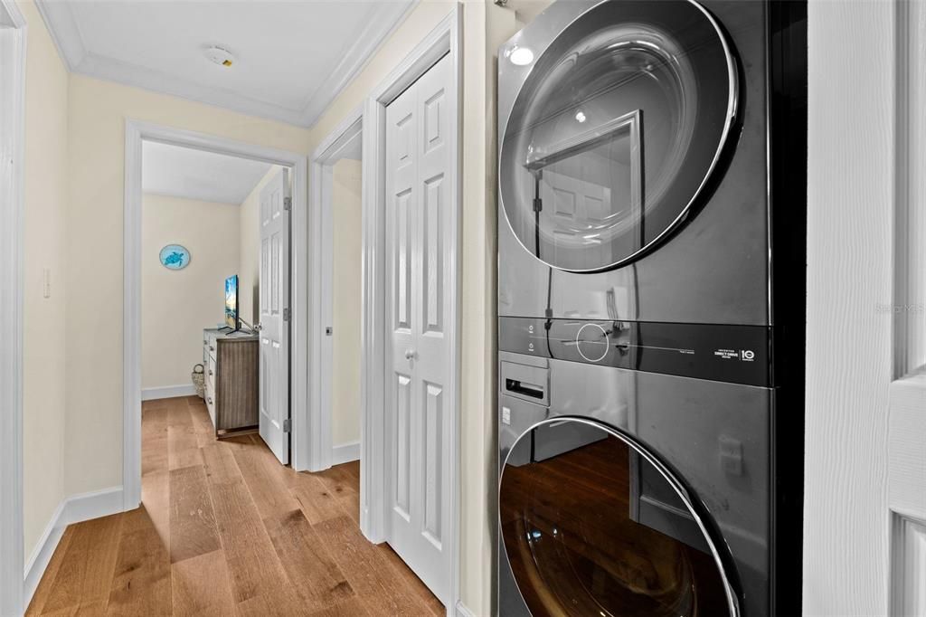 На продажу: $295,000 (2 спален, 2 ванн, 1334 Квадратных фут)