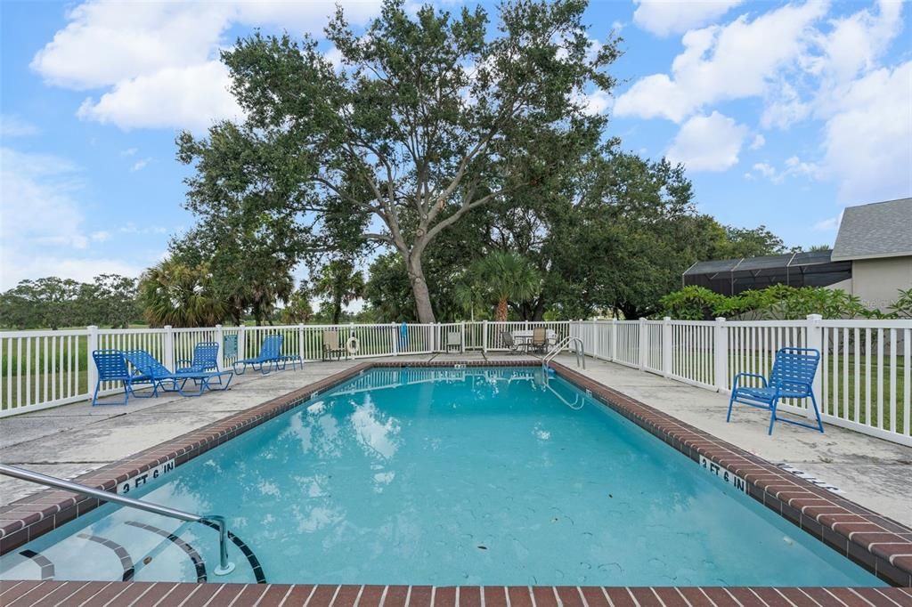 На продажу: $295,000 (2 спален, 2 ванн, 1334 Квадратных фут)