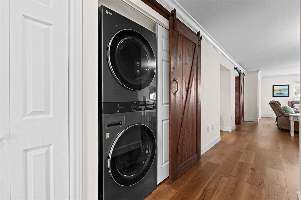 На продажу: $295,000 (2 спален, 2 ванн, 1334 Квадратных фут)