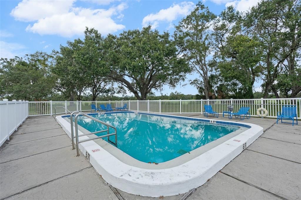 На продажу: $295,000 (2 спален, 2 ванн, 1334 Квадратных фут)