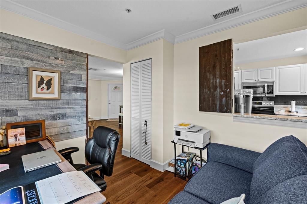 На продажу: $295,000 (2 спален, 2 ванн, 1334 Квадратных фут)