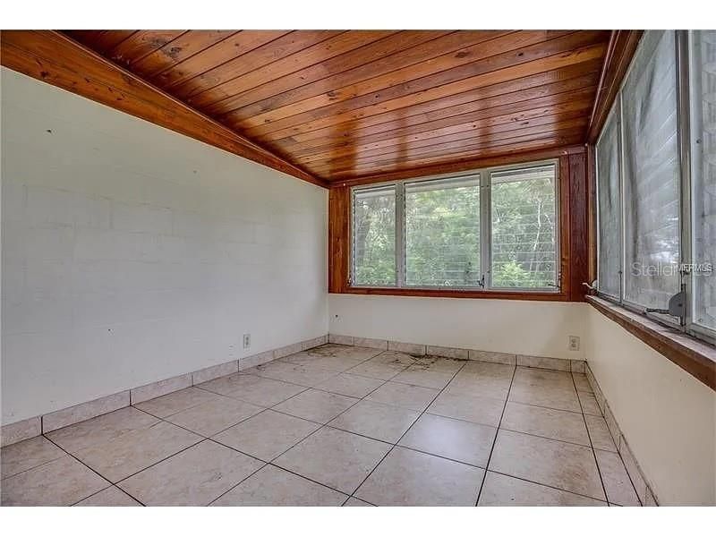 Active With Contract: $480,000 (2 beds, 1 baths, 1160 Square Feet)