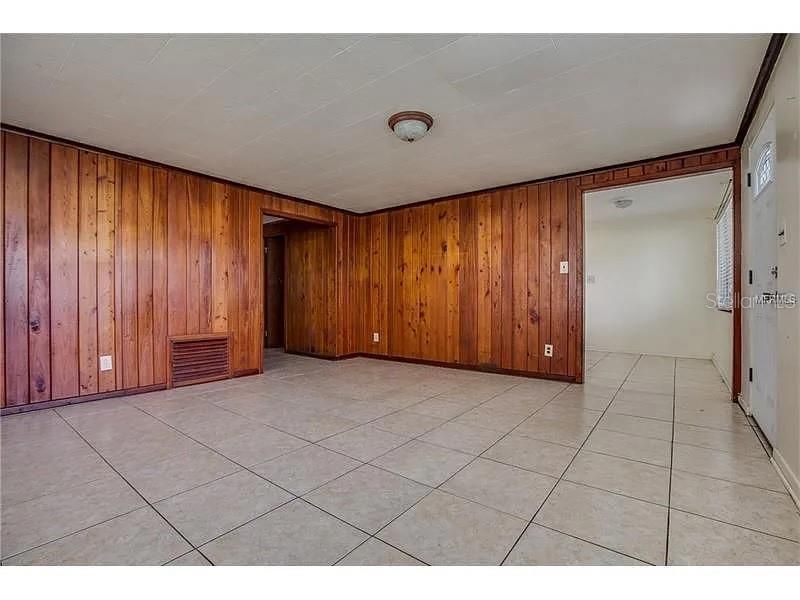 Active With Contract: $480,000 (2 beds, 1 baths, 1160 Square Feet)