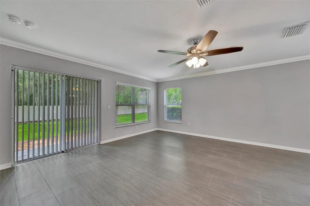 En Venta: $279,000 (3 camas, 2 baños, 1573 Pies cuadrados)