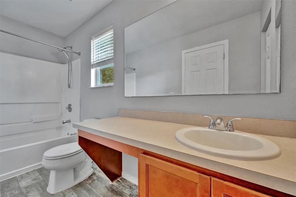 En Venta: $279,000 (3 camas, 2 baños, 1573 Pies cuadrados)