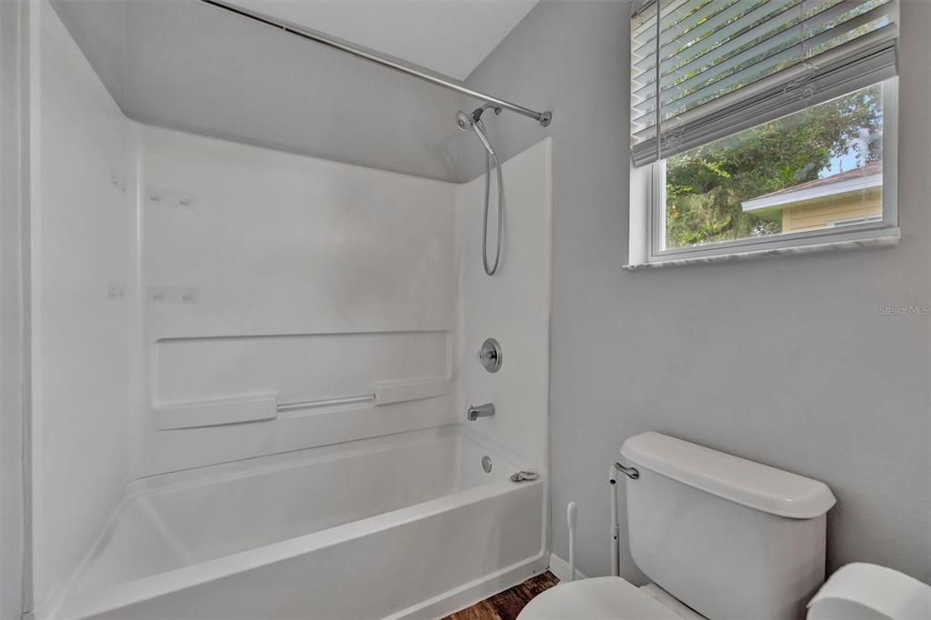 En Venta: $279,000 (3 camas, 2 baños, 1573 Pies cuadrados)