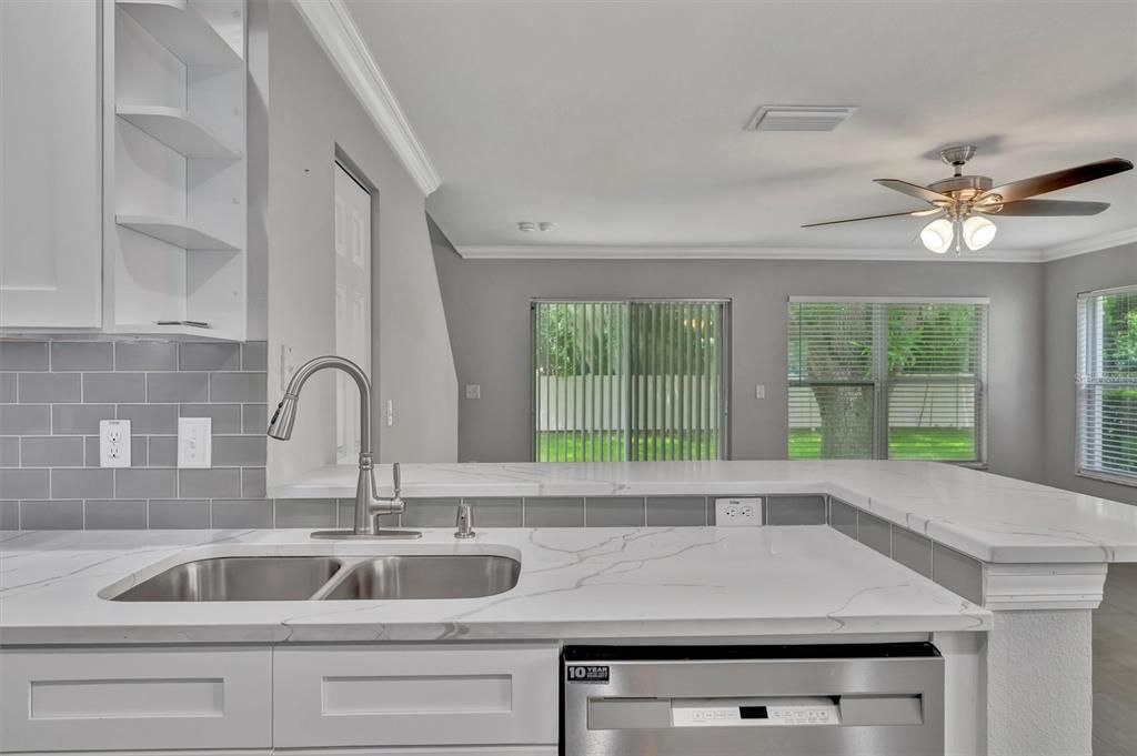 En Venta: $279,000 (3 camas, 2 baños, 1573 Pies cuadrados)