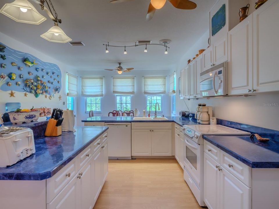 待售: $599,000 (6 贝兹, 4 浴室, 3121 平方英尺)