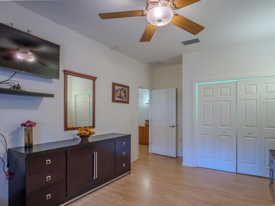 待售: $599,000 (6 贝兹, 4 浴室, 3121 平方英尺)