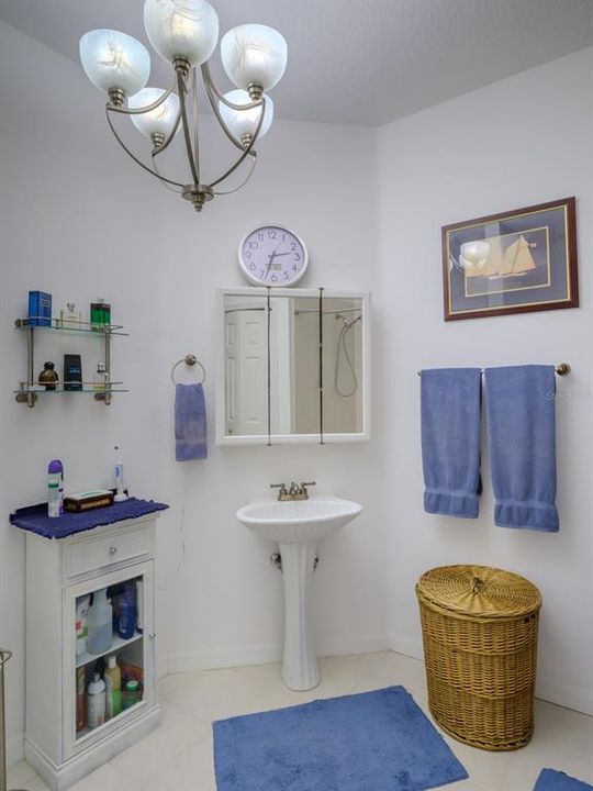 待售: $599,000 (6 贝兹, 4 浴室, 3121 平方英尺)