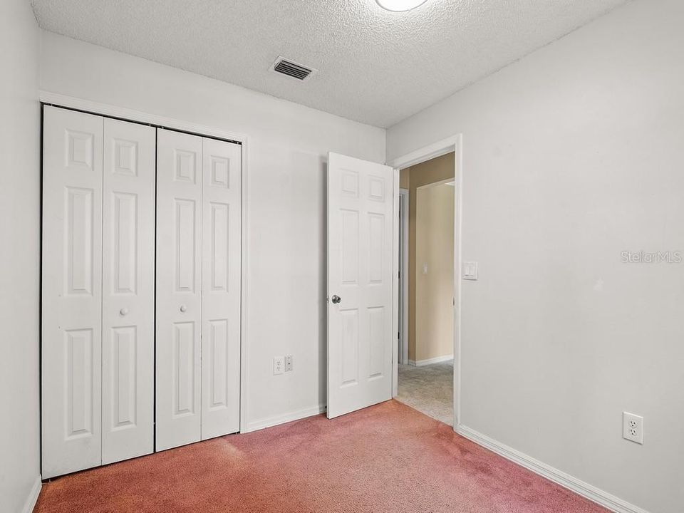 For Sale: $265,000 (3 beds, 2 baths, 1076 Square Feet)