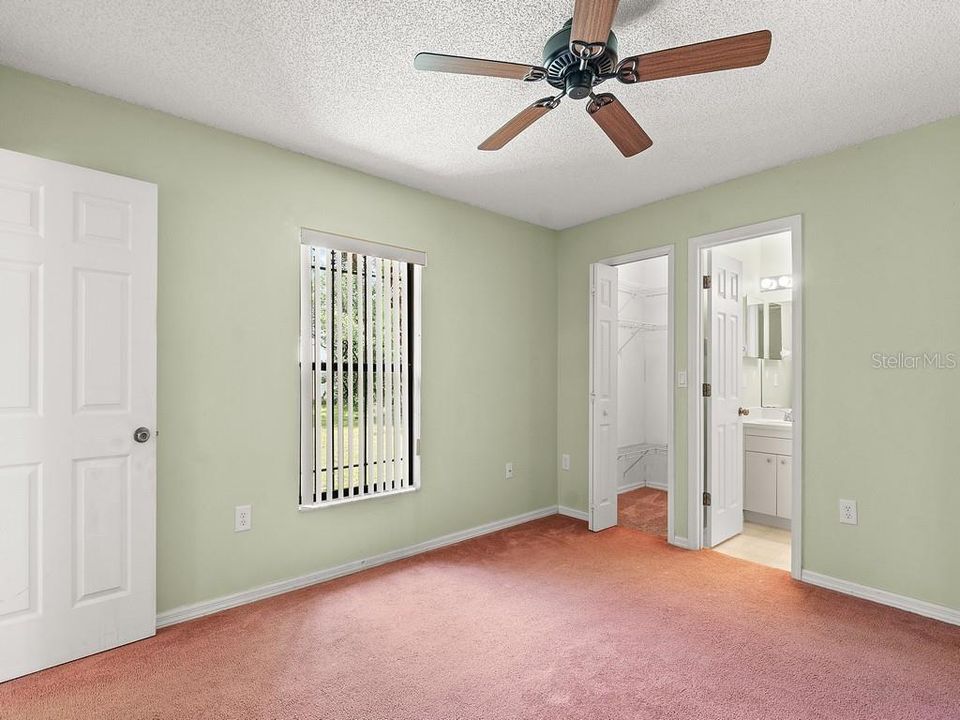 For Sale: $265,000 (3 beds, 2 baths, 1076 Square Feet)