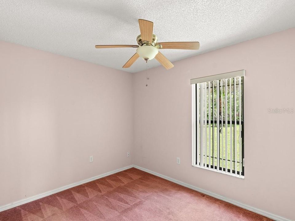 For Sale: $265,000 (3 beds, 2 baths, 1076 Square Feet)