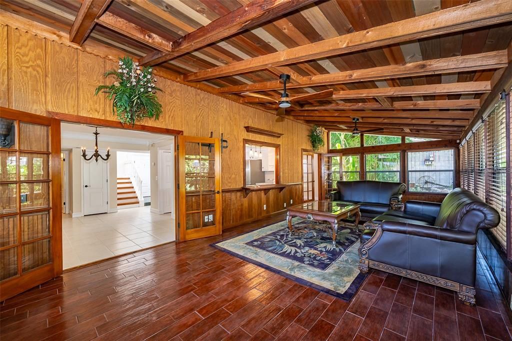 Под контрактом: $450,000 (3 спален, 2 ванн, 2185 Квадратных фут)