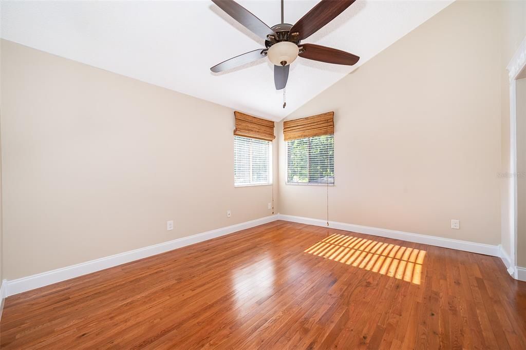 Под контрактом: $450,000 (3 спален, 2 ванн, 2185 Квадратных фут)