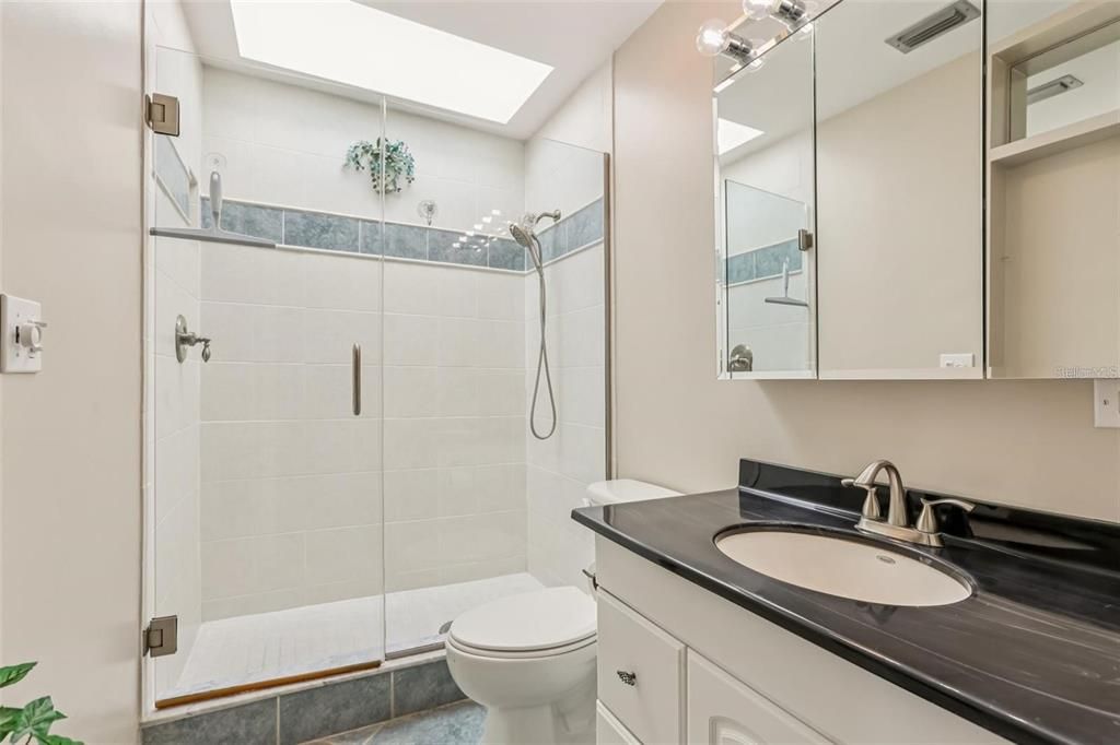 На продажу: $399,900 (2 спален, 2 ванн, 1603 Квадратных фут)