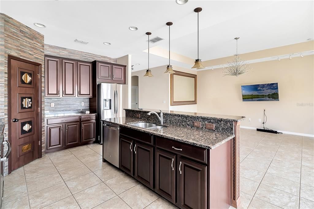 В аренду: $2,445 (3 спален, 2 ванн, 1986 Квадратных фут)