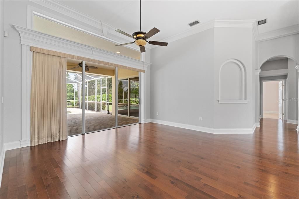 For Sale: $715,000 (4 beds, 3 baths, 2591 Square Feet)