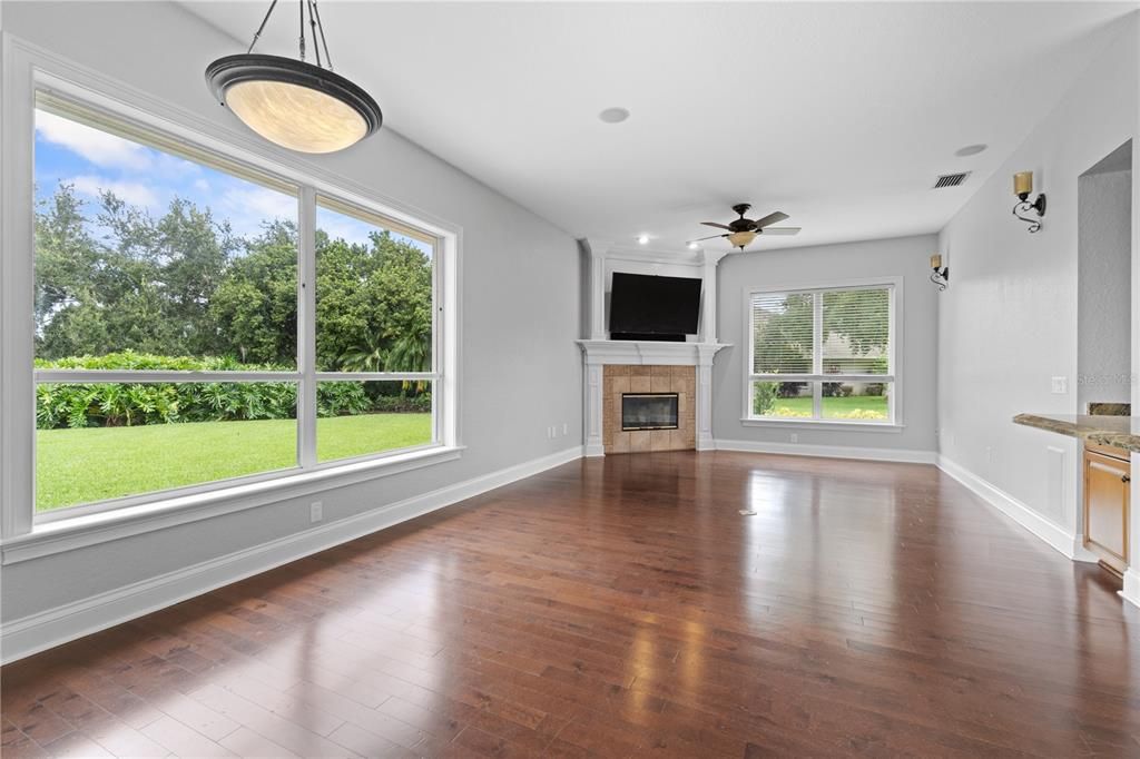 For Sale: $715,000 (4 beds, 3 baths, 2591 Square Feet)