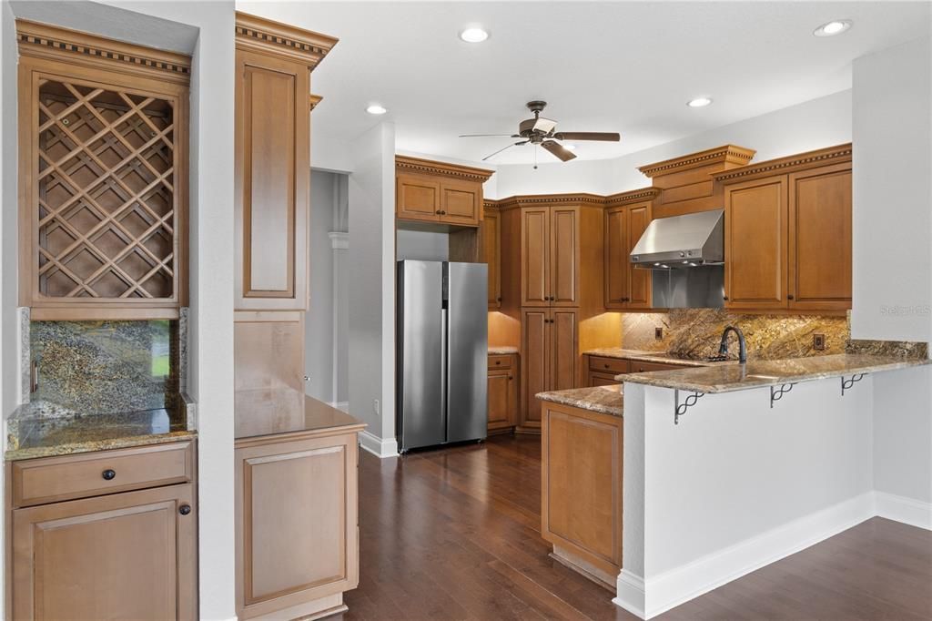 For Sale: $715,000 (4 beds, 3 baths, 2591 Square Feet)