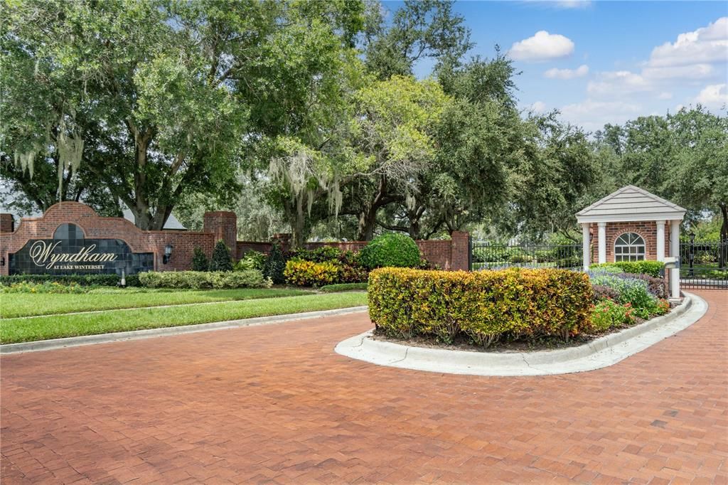 For Sale: $715,000 (4 beds, 3 baths, 2591 Square Feet)