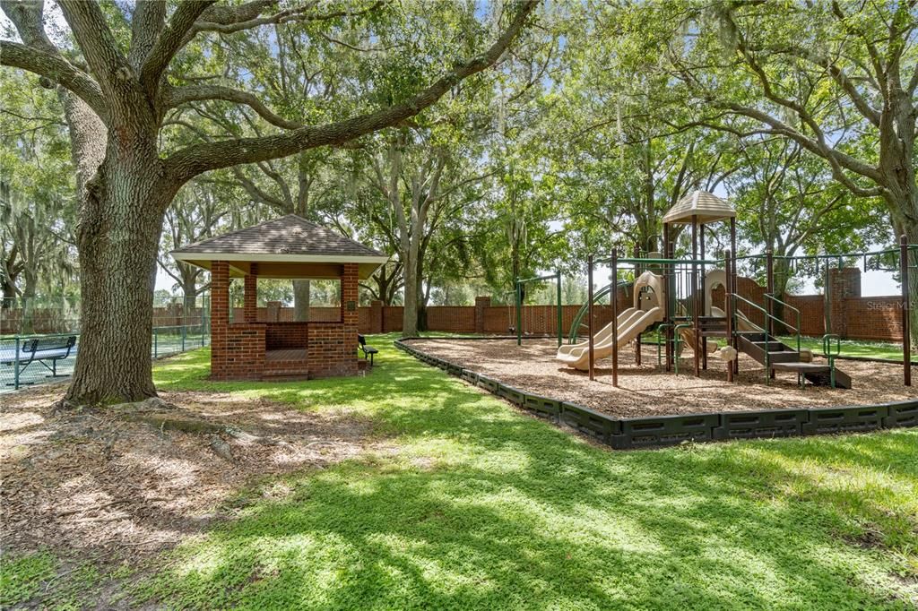 For Sale: $715,000 (4 beds, 3 baths, 2591 Square Feet)