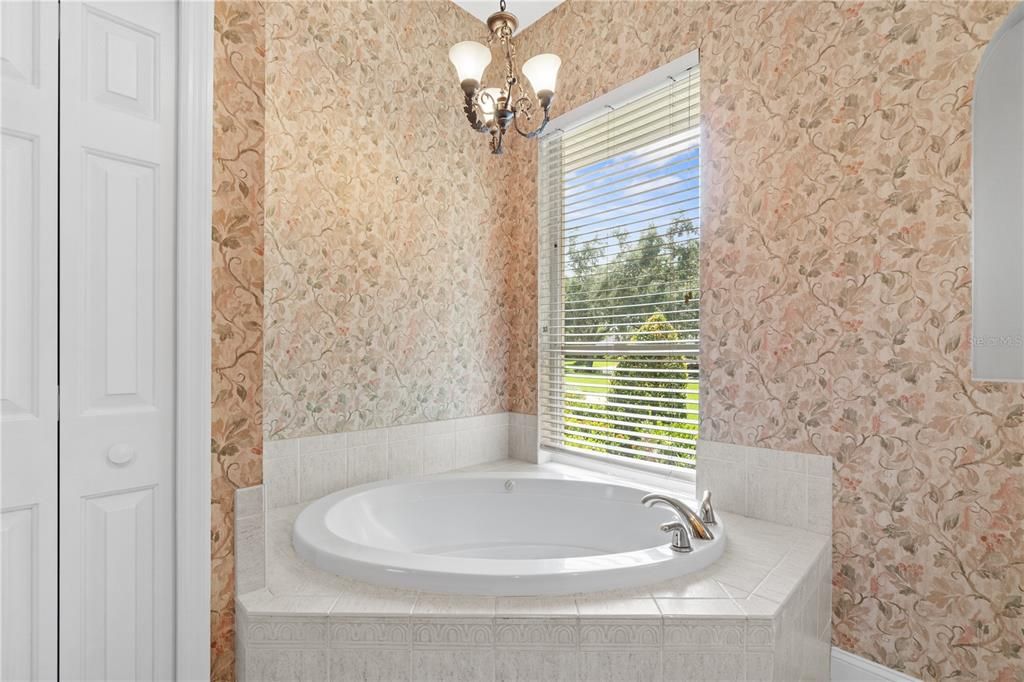 For Sale: $715,000 (4 beds, 3 baths, 2591 Square Feet)