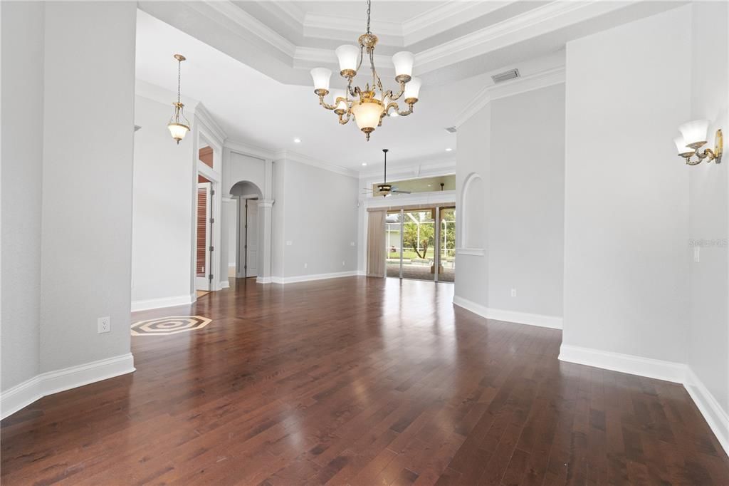 For Sale: $715,000 (4 beds, 3 baths, 2591 Square Feet)