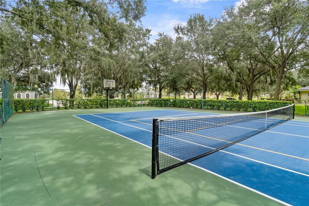 For Sale: $715,000 (4 beds, 3 baths, 2591 Square Feet)