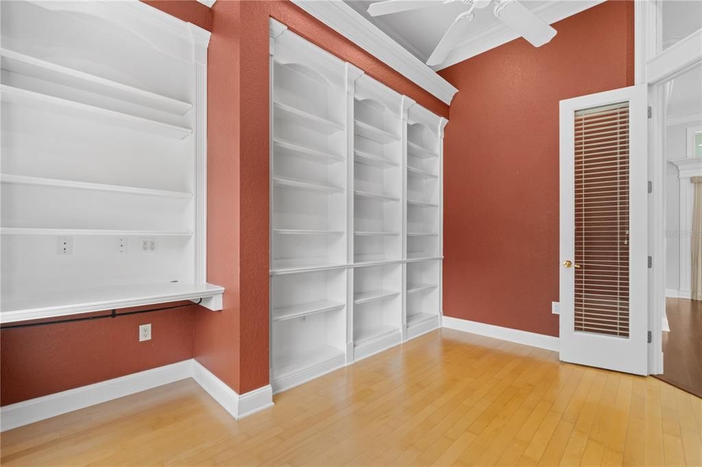 For Sale: $715,000 (4 beds, 3 baths, 2591 Square Feet)