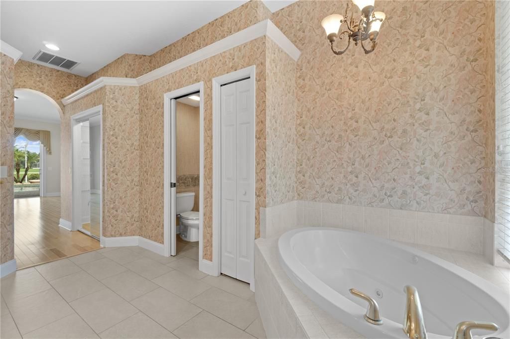 For Sale: $715,000 (4 beds, 3 baths, 2591 Square Feet)