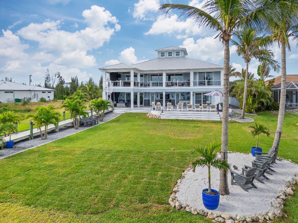 For Sale: $2,350,000 (4 beds, 5 baths, 2952 Square Feet)