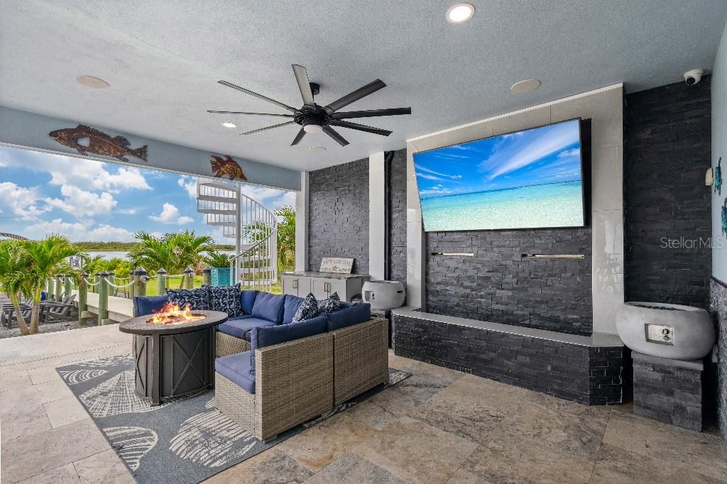 For Sale: $2,350,000 (4 beds, 5 baths, 2952 Square Feet)