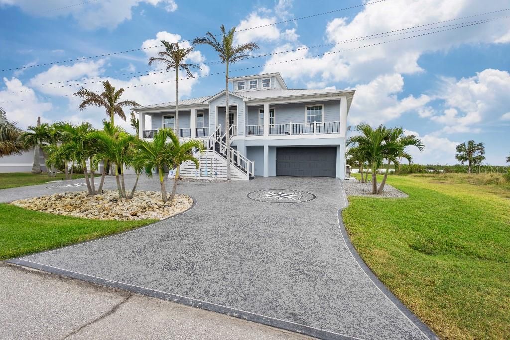 For Sale: $2,350,000 (4 beds, 5 baths, 2952 Square Feet)