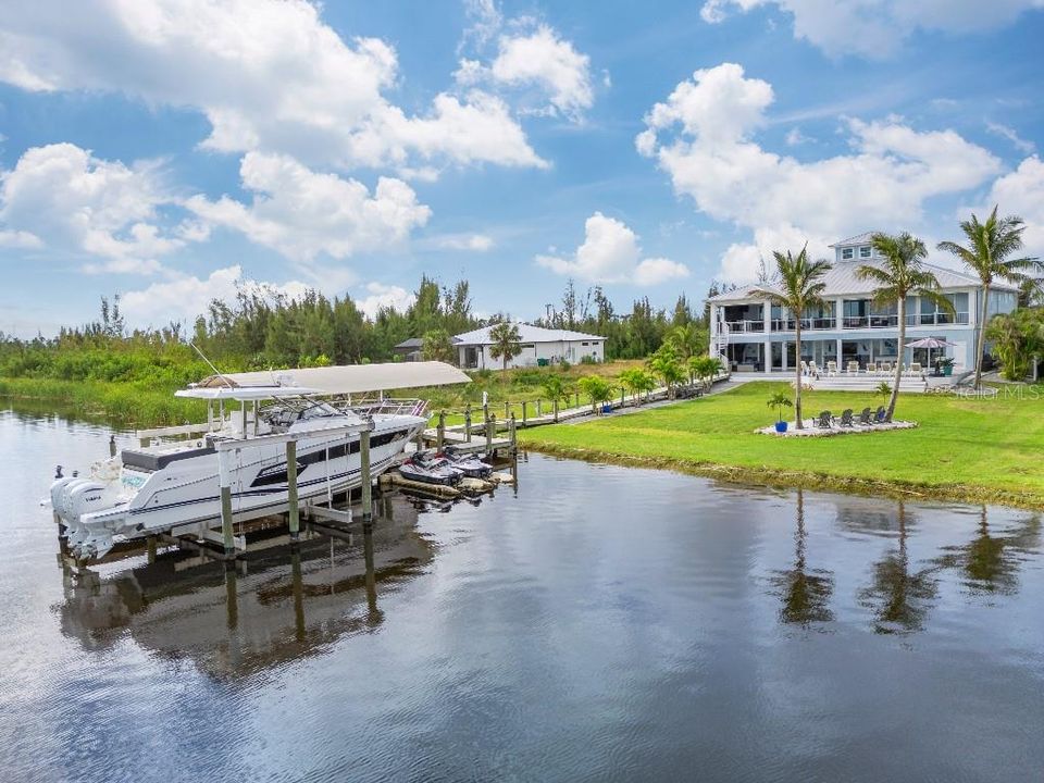 For Sale: $2,350,000 (4 beds, 5 baths, 2952 Square Feet)