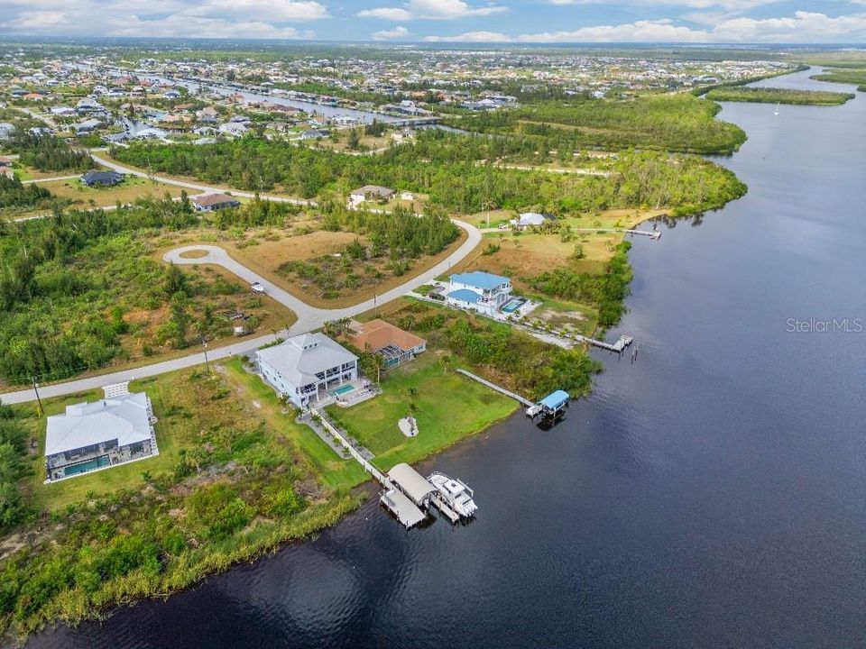 For Sale: $2,350,000 (4 beds, 5 baths, 2952 Square Feet)