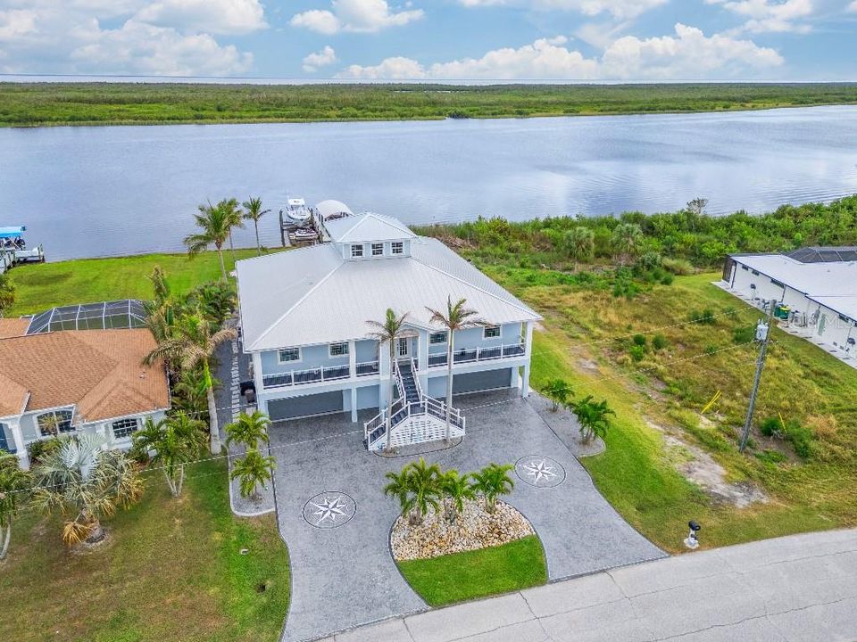 For Sale: $2,350,000 (4 beds, 5 baths, 2952 Square Feet)