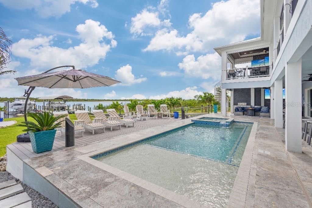 For Sale: $2,350,000 (4 beds, 5 baths, 2952 Square Feet)