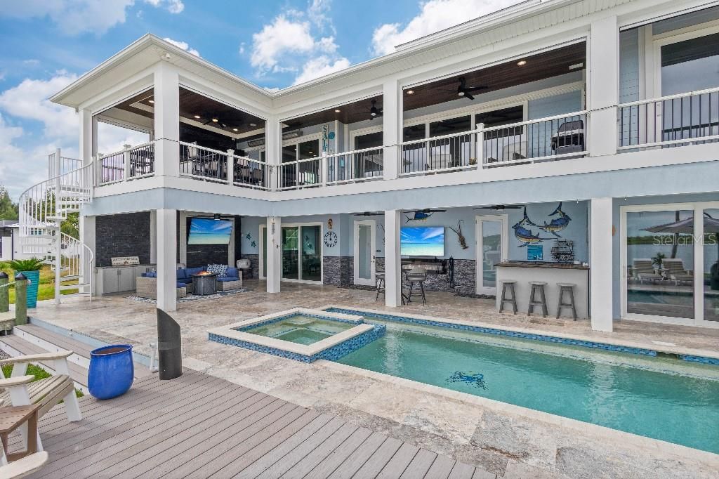 For Sale: $2,350,000 (4 beds, 5 baths, 2952 Square Feet)