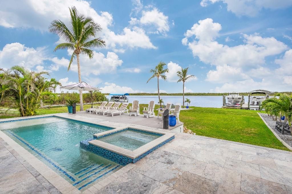 For Sale: $2,350,000 (4 beds, 5 baths, 2952 Square Feet)