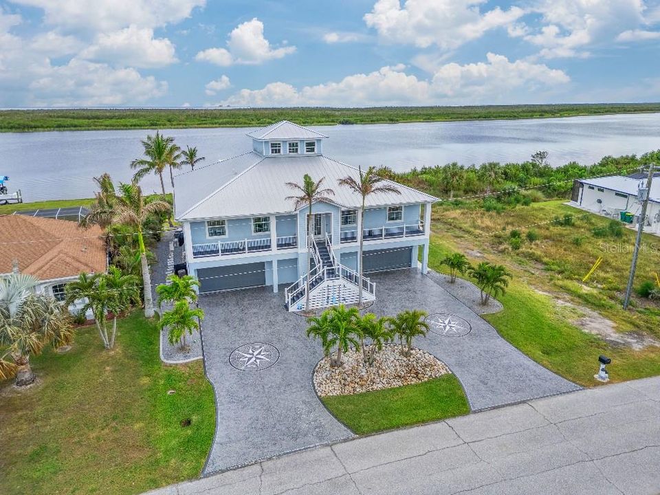 For Sale: $2,350,000 (4 beds, 5 baths, 2952 Square Feet)