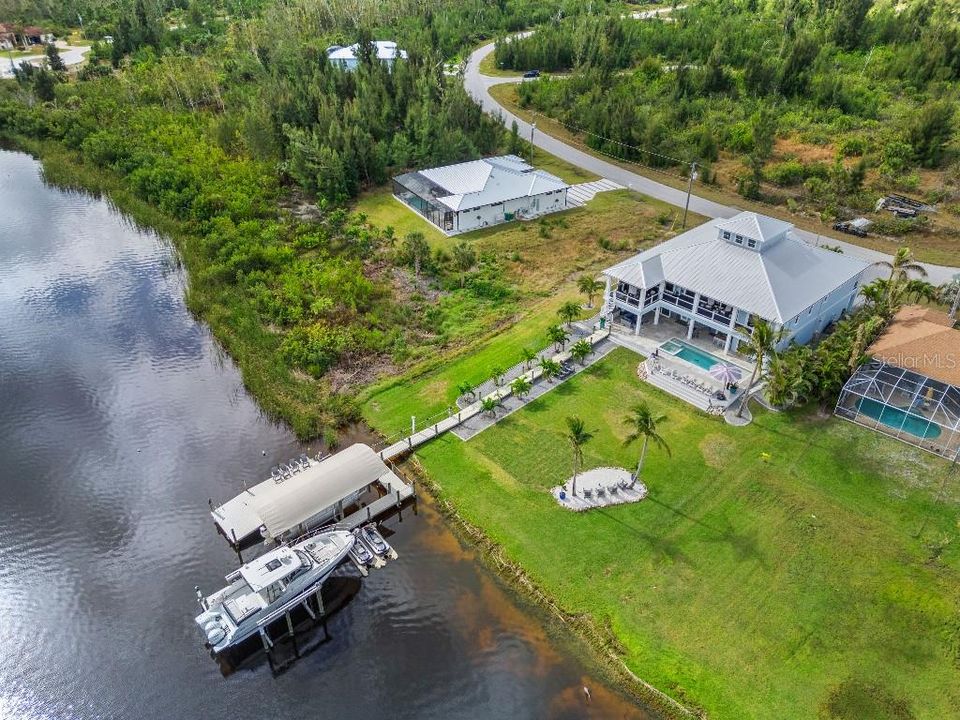 For Sale: $2,350,000 (4 beds, 5 baths, 2952 Square Feet)