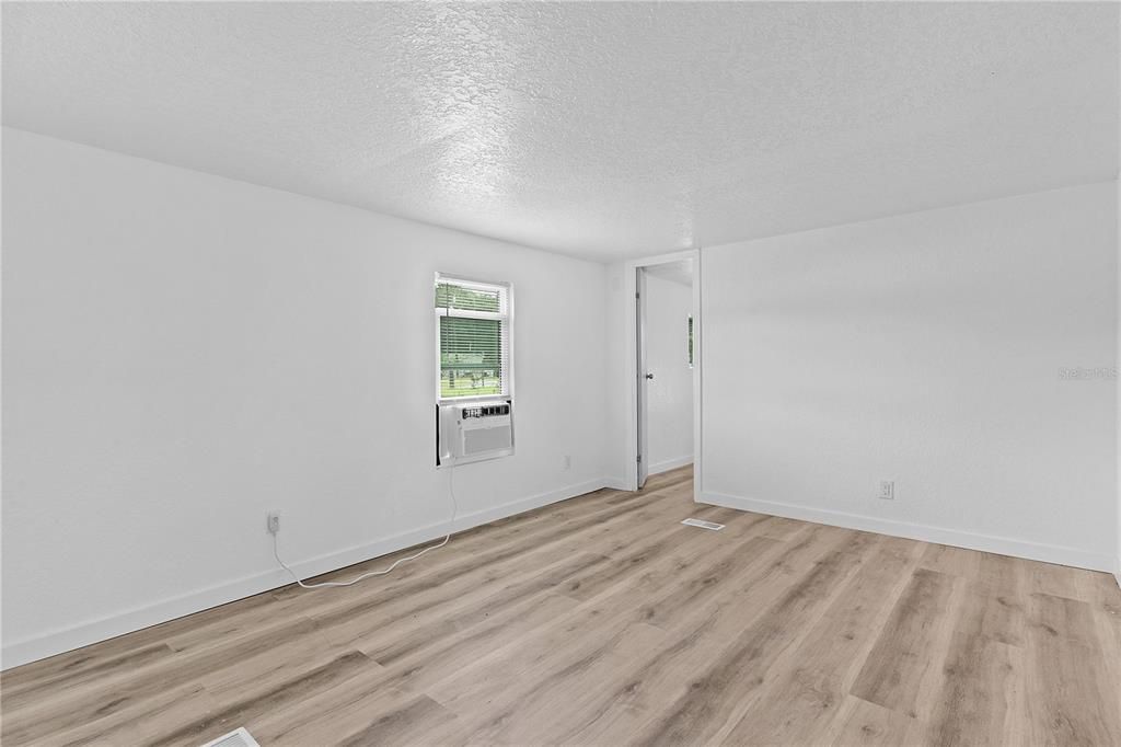 待售: $145,000 (2 贝兹, 1 浴室, 672 平方英尺)